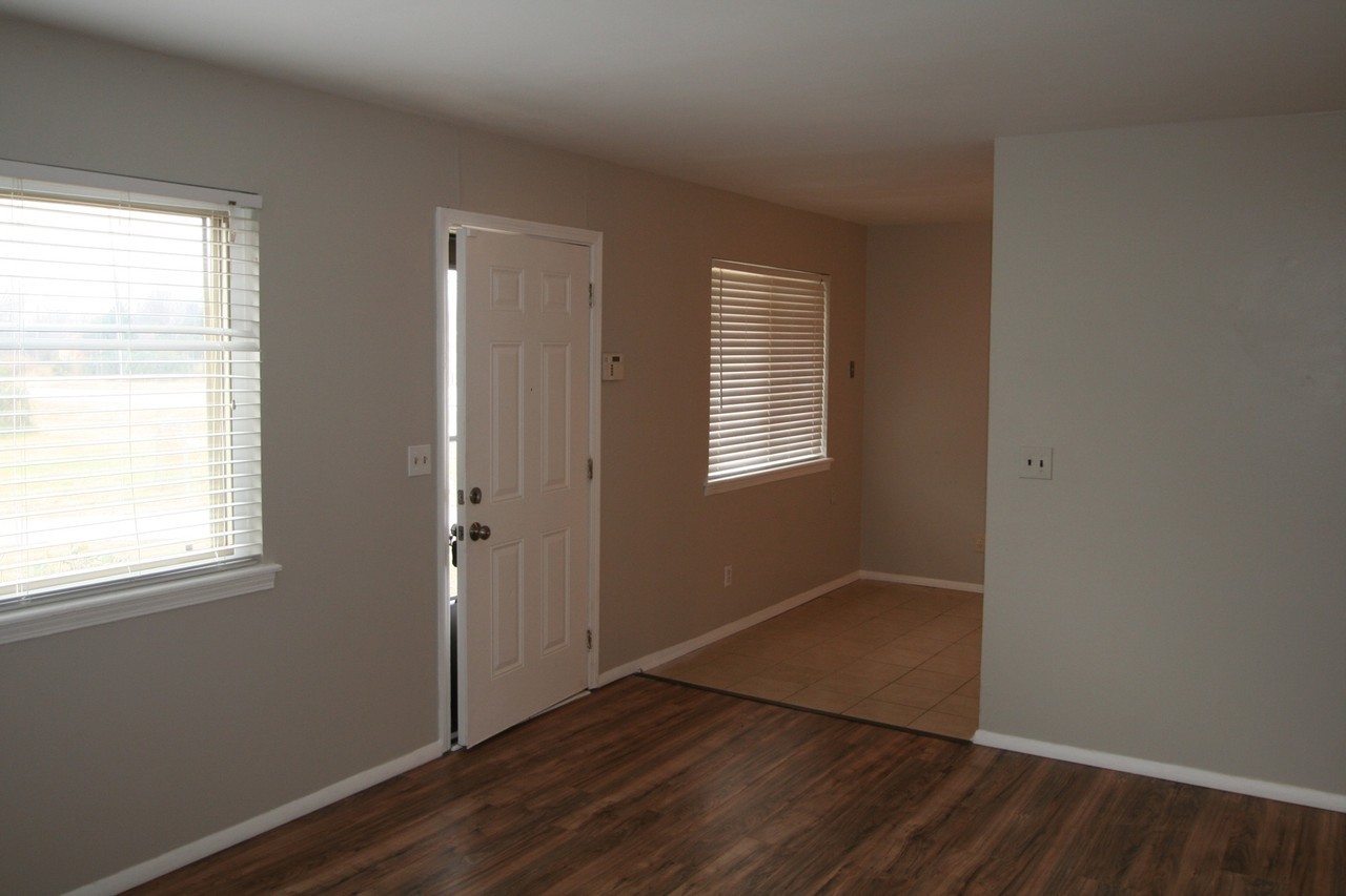 203 E 57th Pl N - Photo 4 of 17