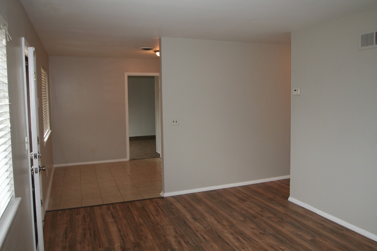 203 E 57th Pl N - Photo 5 of 17