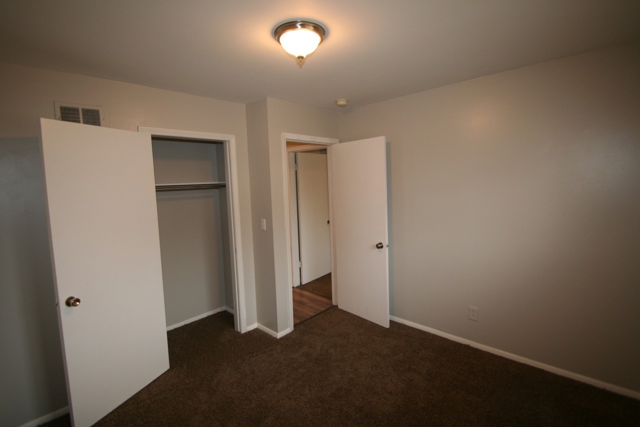 203 E 57th Pl N - Photo 6 of 17