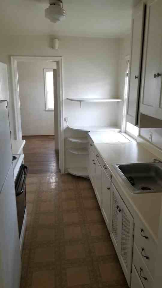 509 Locust St - Photo 4 of 9
