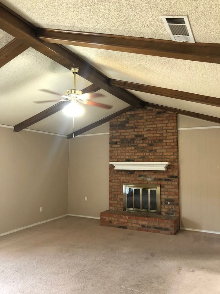 2737 79th St - Photo 3 of 15