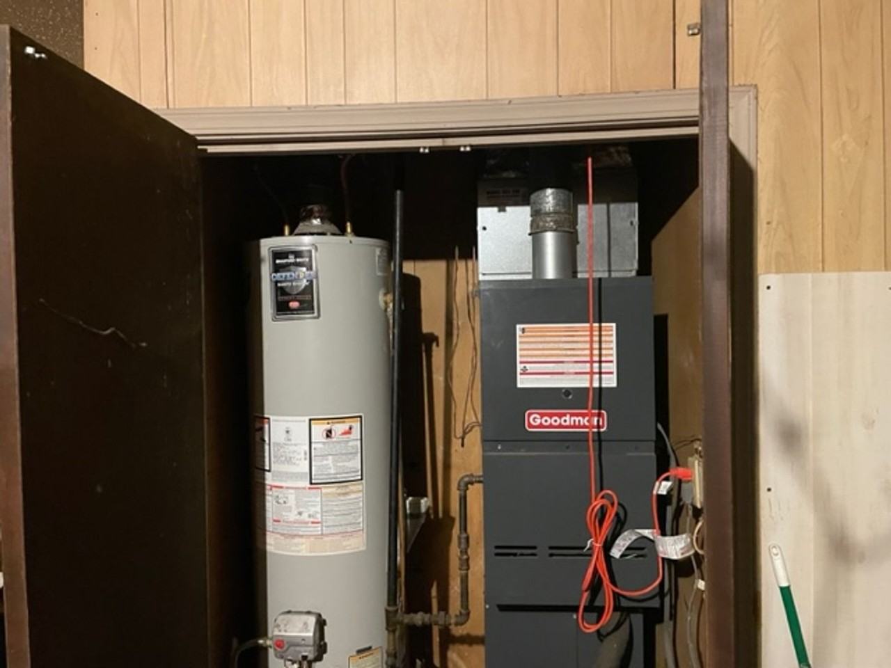 1021 Crown Dr - Photo 5 of 23