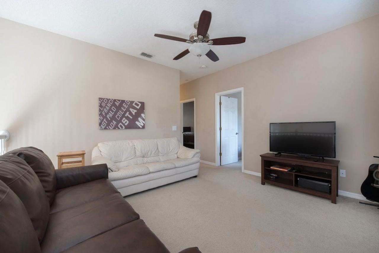 9673 Lake District Ln - Photo 5 of 32