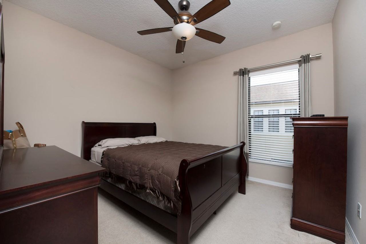 9673 Lake District Ln - Photo 7 of 32