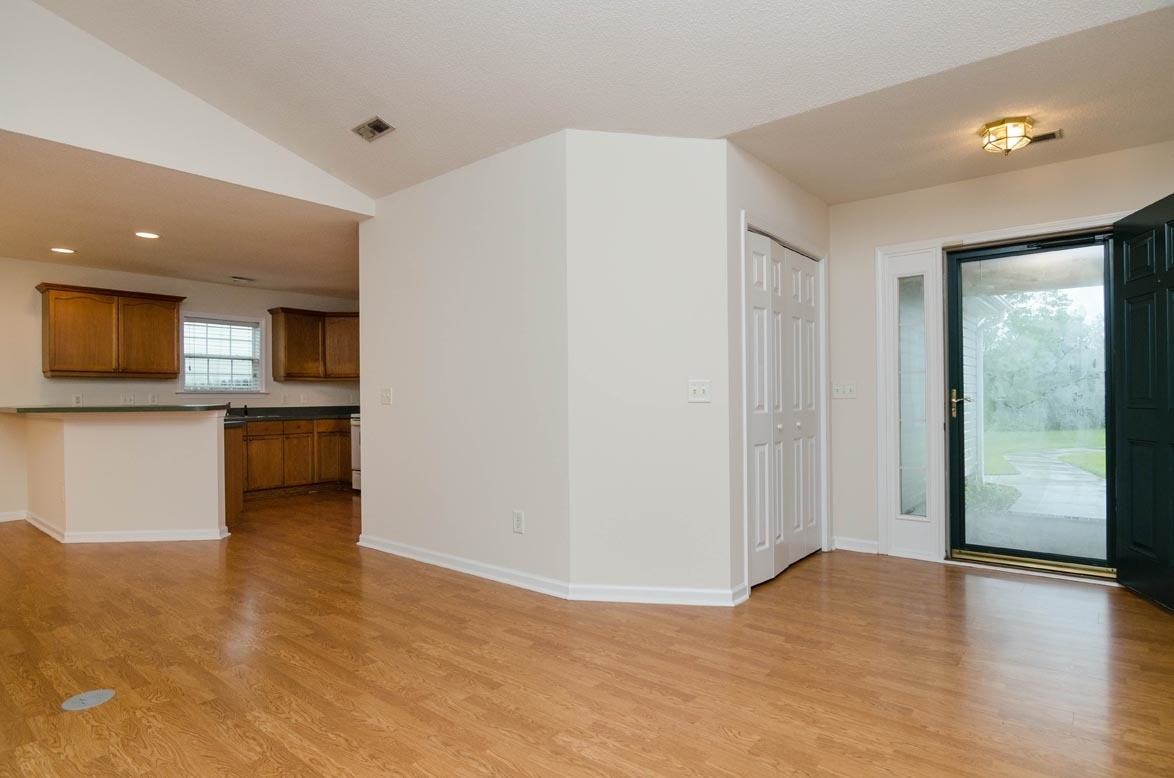 7511 Old Oak Rd - Photo 2 of 20