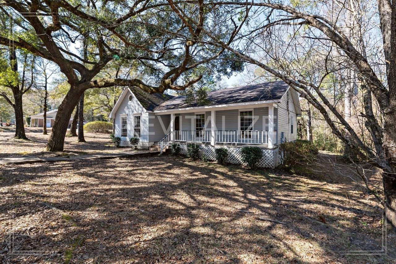 1801 Princeton Woods Dr W - Photo 3 of 22