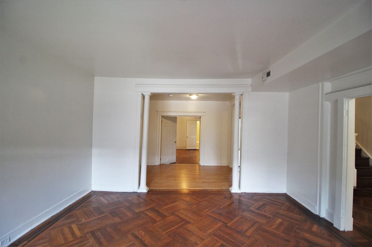 225 W 29th St - Photo 5 of 43