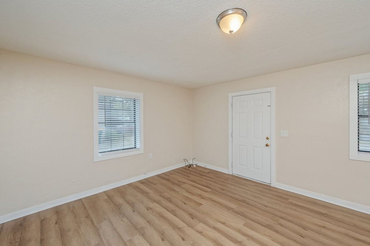 610A 32nd St - Photo 7 of 21