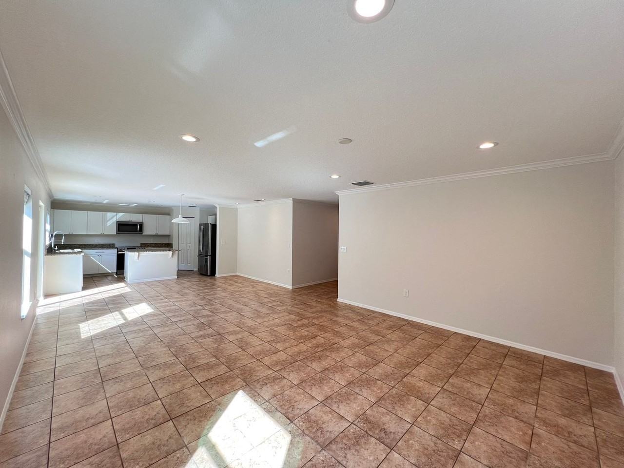 13740 Laranja St - Photo 6 of 28