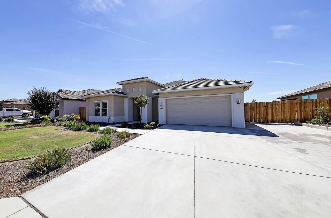 121 Claudia Autumn Dr - Photo 2 of 25