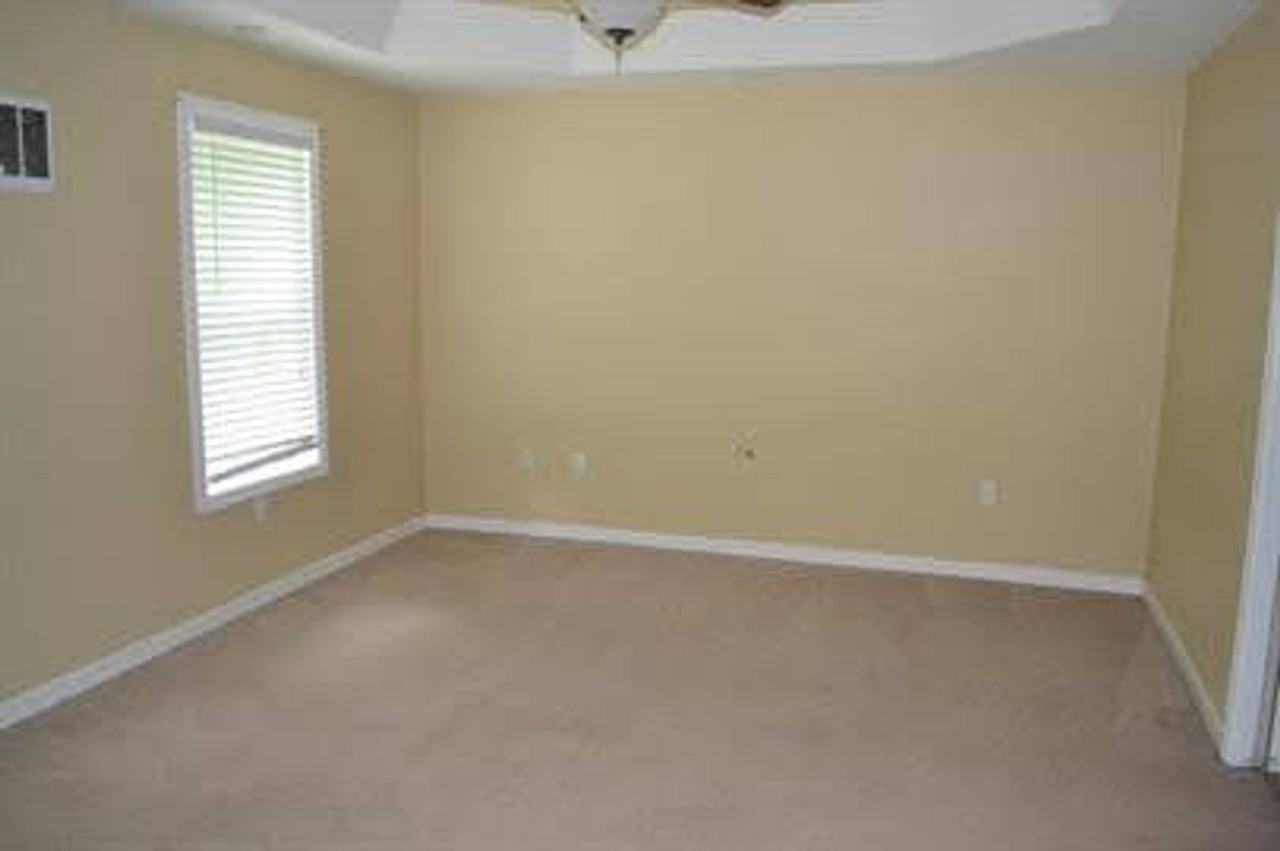 110 Aaron Pl #106 - Photo 4 of 17