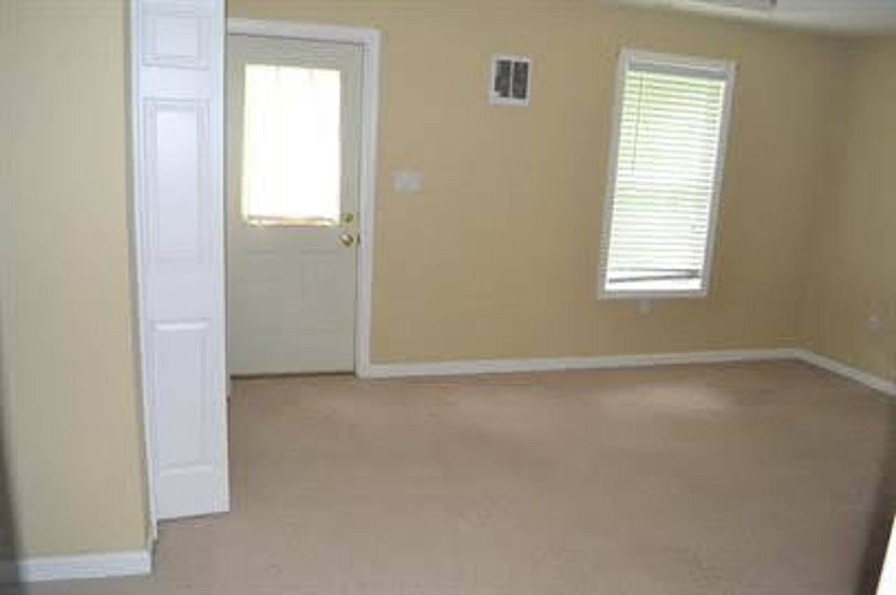 110 Aaron Pl #106 - Photo 7 of 17