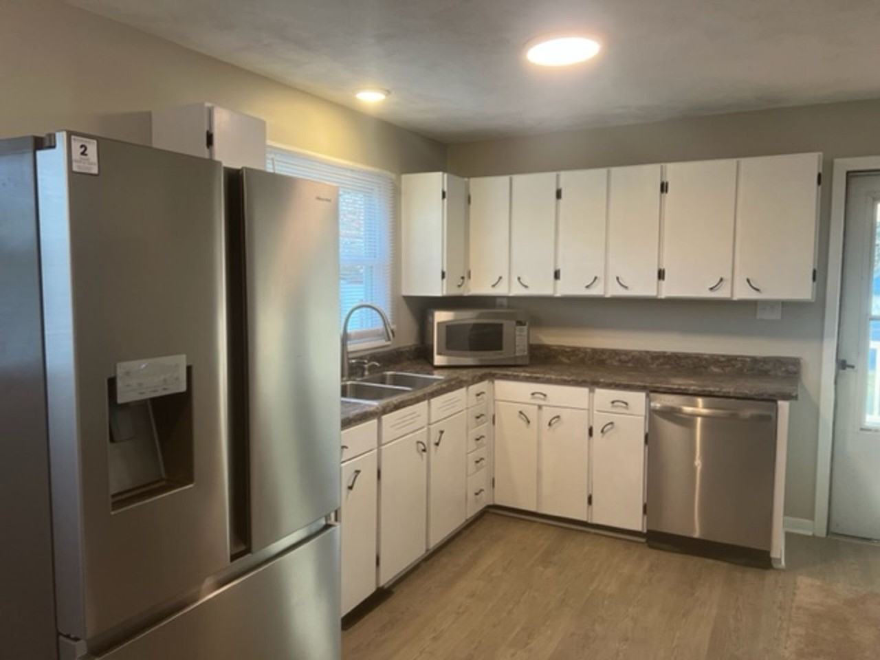 212 Taylor St - Photo 5 of 24