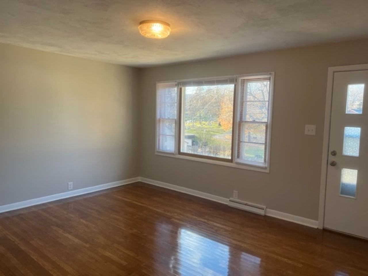 212 Taylor St - Photo 7 of 24