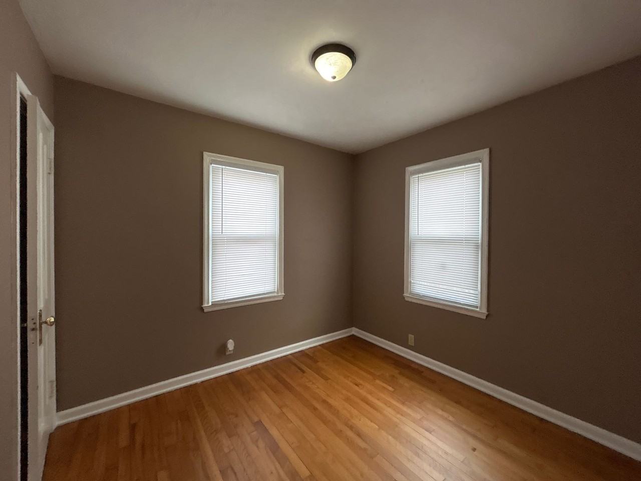 19819 Detroit Ave - Photo 3 of 7