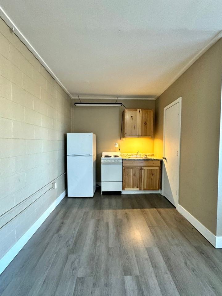 401 N Maple St #6 - Photo 5 of 7