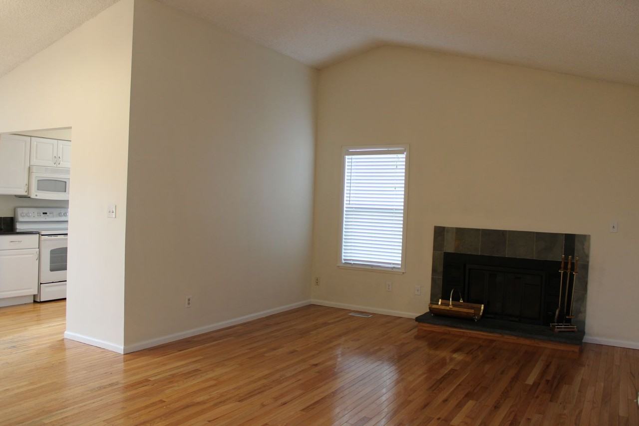 4424 Rosecrown Ct - Photo 4 of 18
