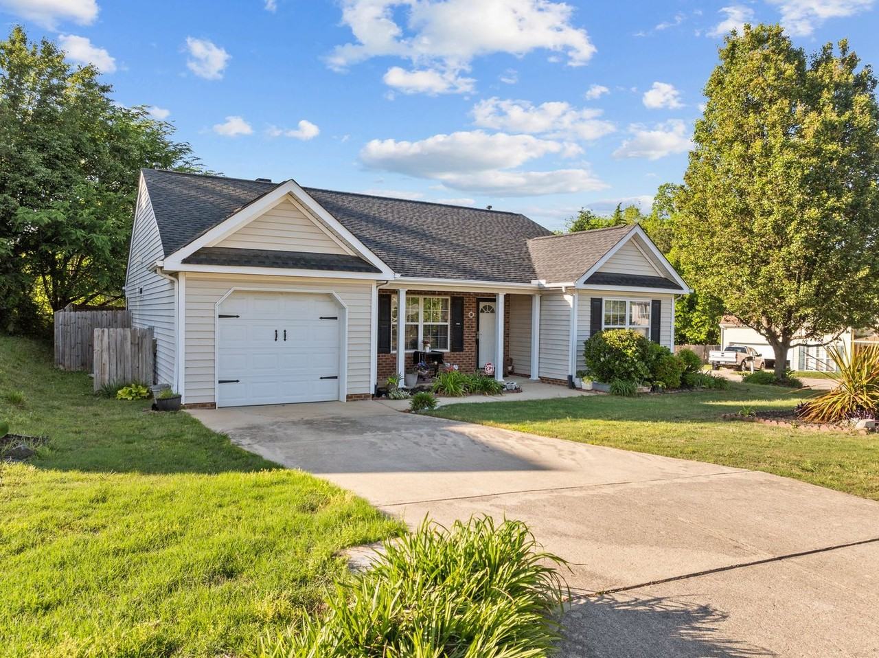 4109 Fawn Glen Dr - Photo 3 of 39