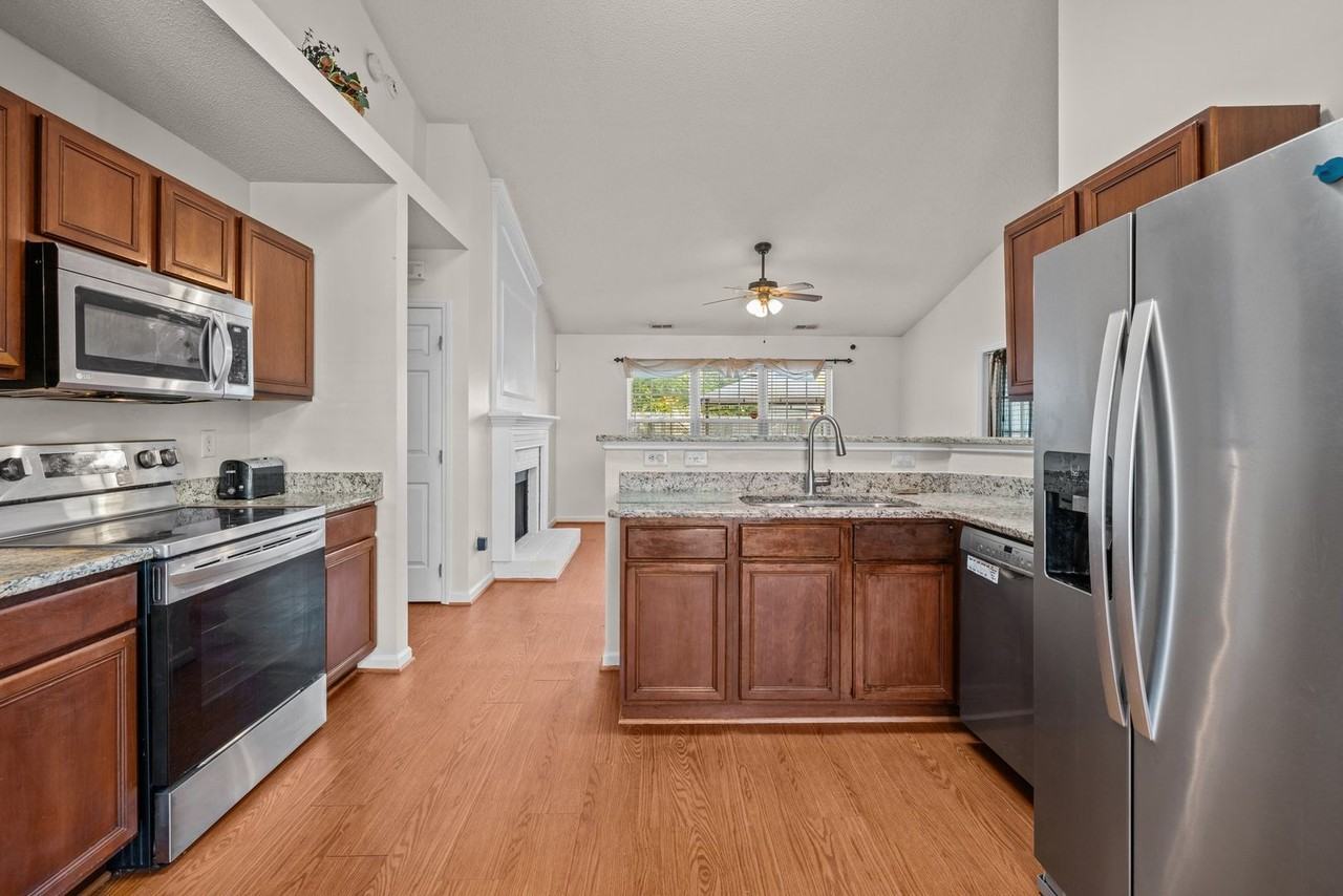 4109 Fawn Glen Dr - Photo 5 of 39