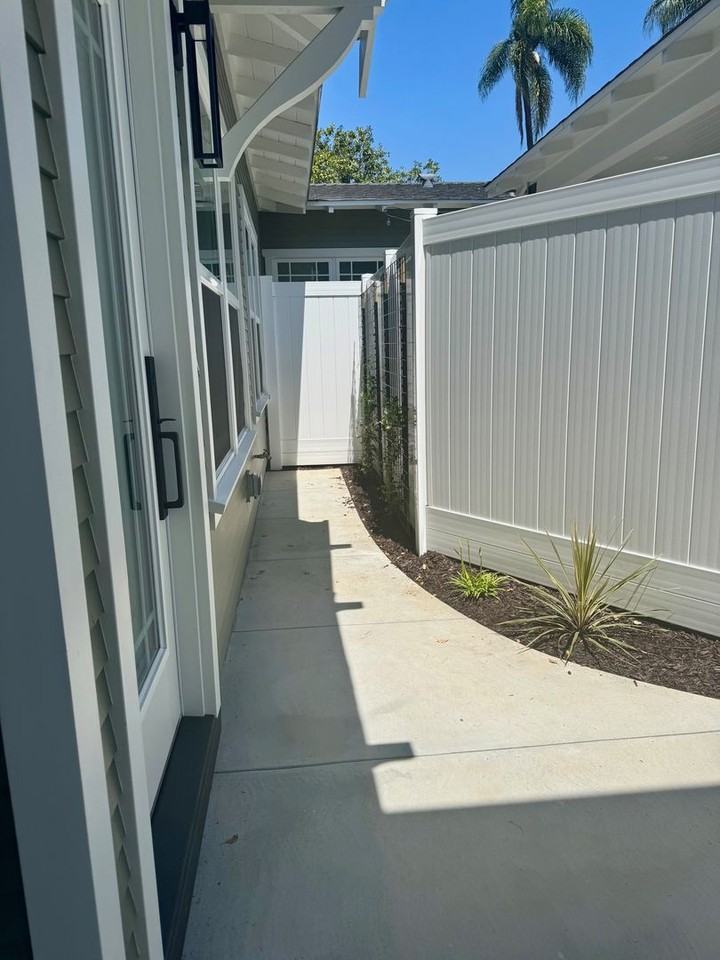 206 W Brookdale Pl - Photo 2 of 13