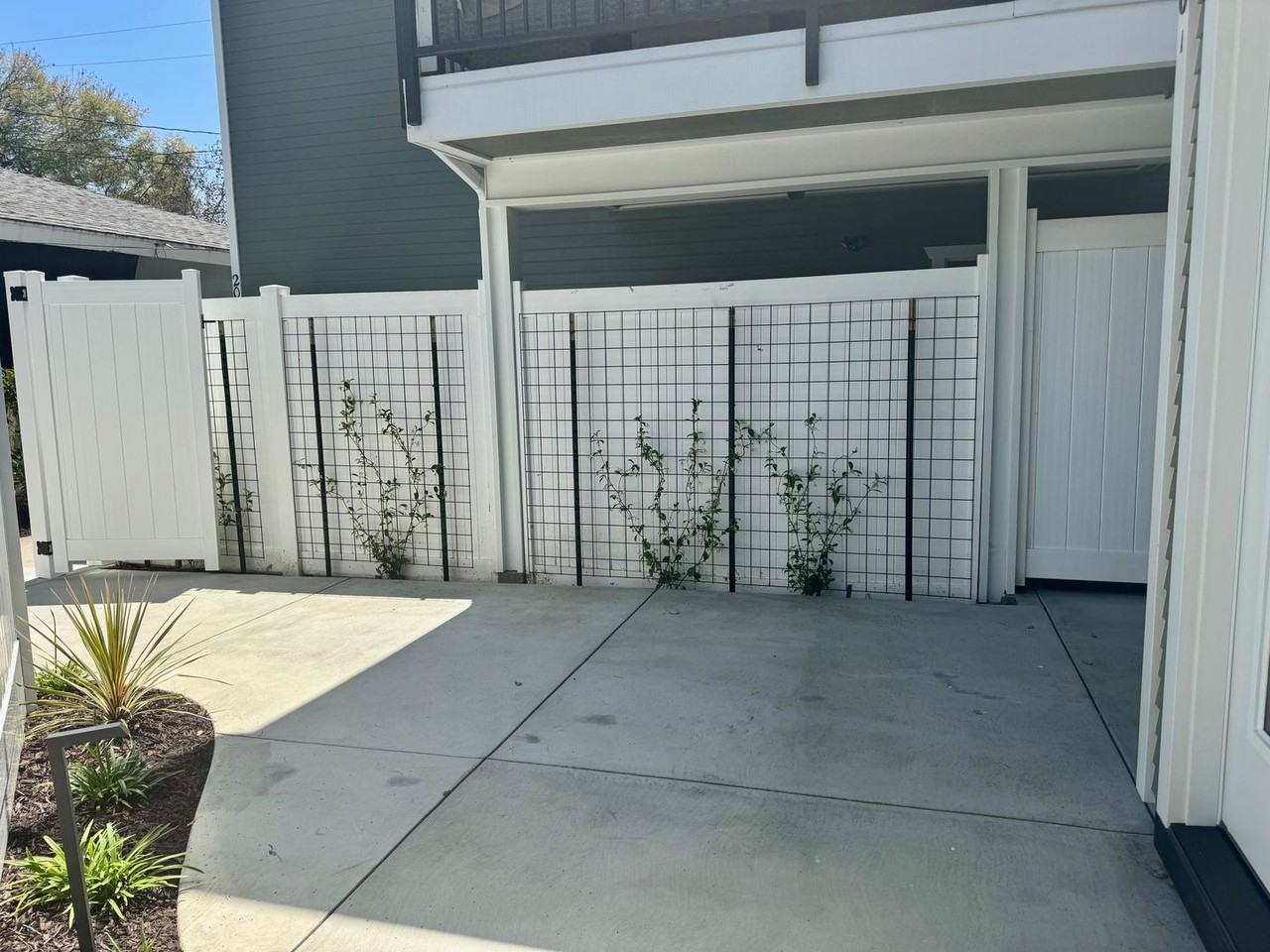 206 W Brookdale Pl - Photo 3 of 13