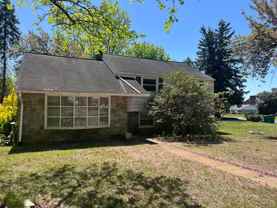 90 Roosevelt Blvd - Photo 1 of 1