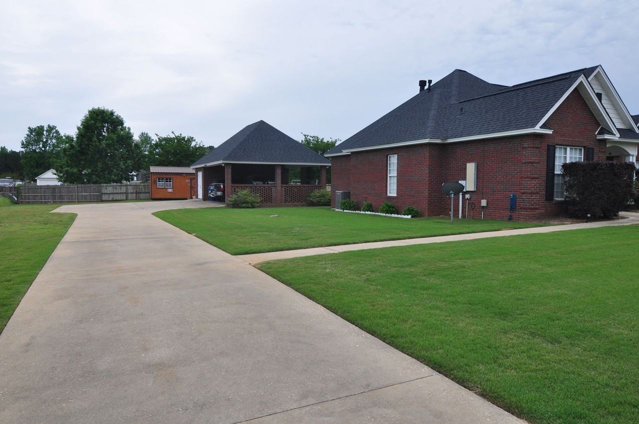 1210 Kenner Creek Cir - Photo 2 of 43
