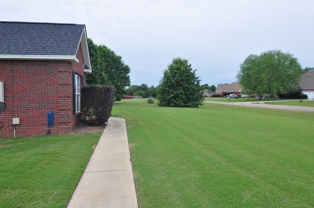 1210 Kenner Creek Cir - Photo 3 of 43