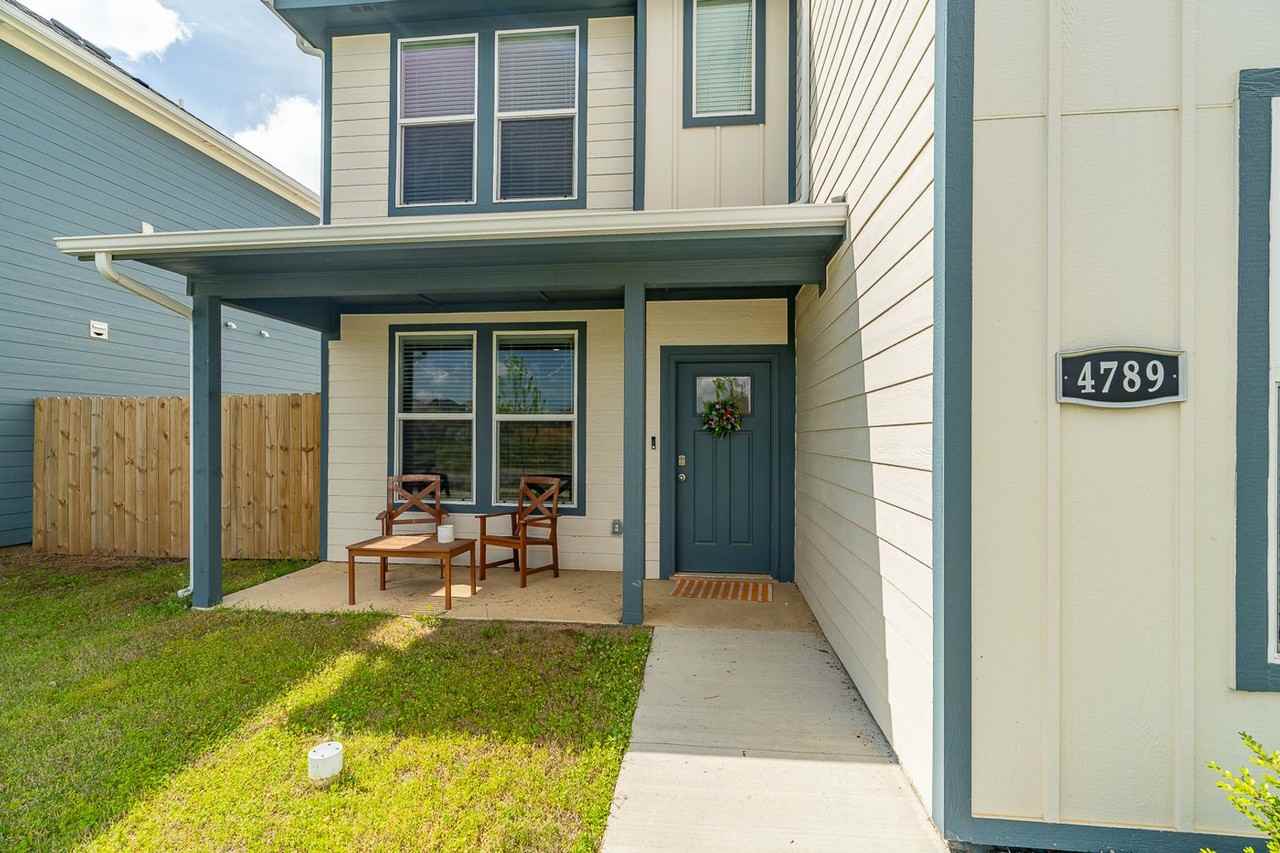 4789 W Triangle St - Photo 3 of 19