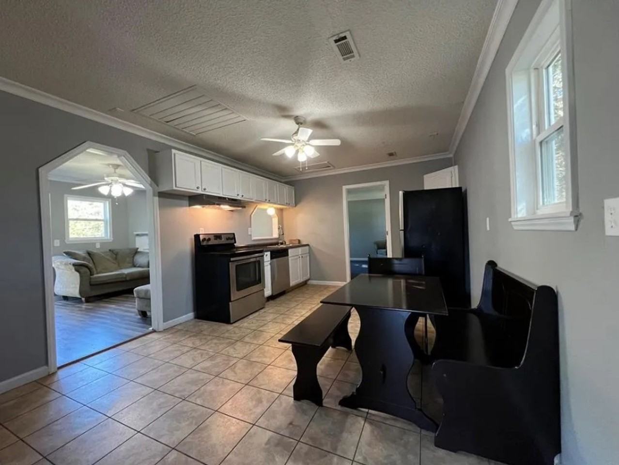 6325 Legendary Ln - Photo 3 of 3
