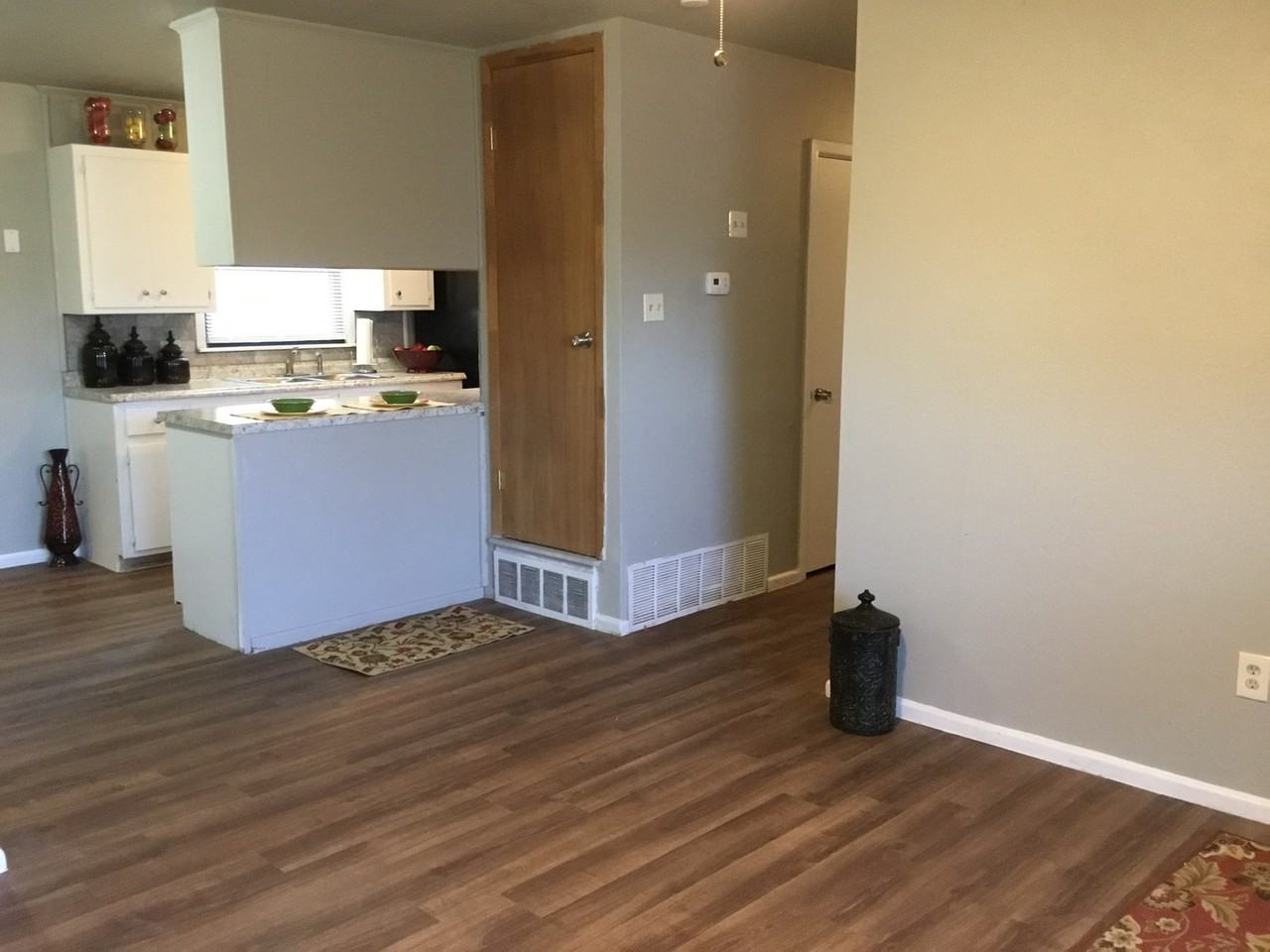 2617 E Bates St - Photo 5 of 32