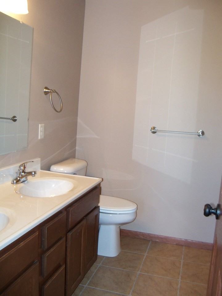 512 Sapphire Ln - Photo 7 of 10