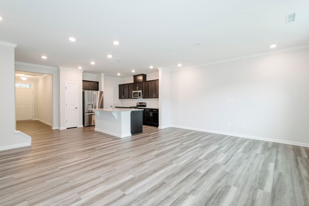 155 Hunston Dr - Photo 2 of 17