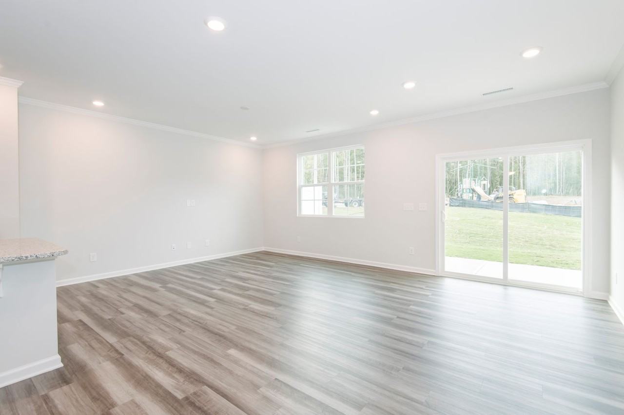 155 Hunston Dr - Photo 3 of 17