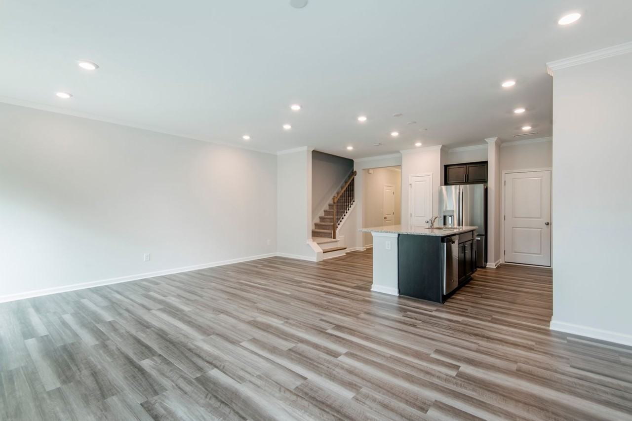 155 Hunston Dr - Photo 4 of 17