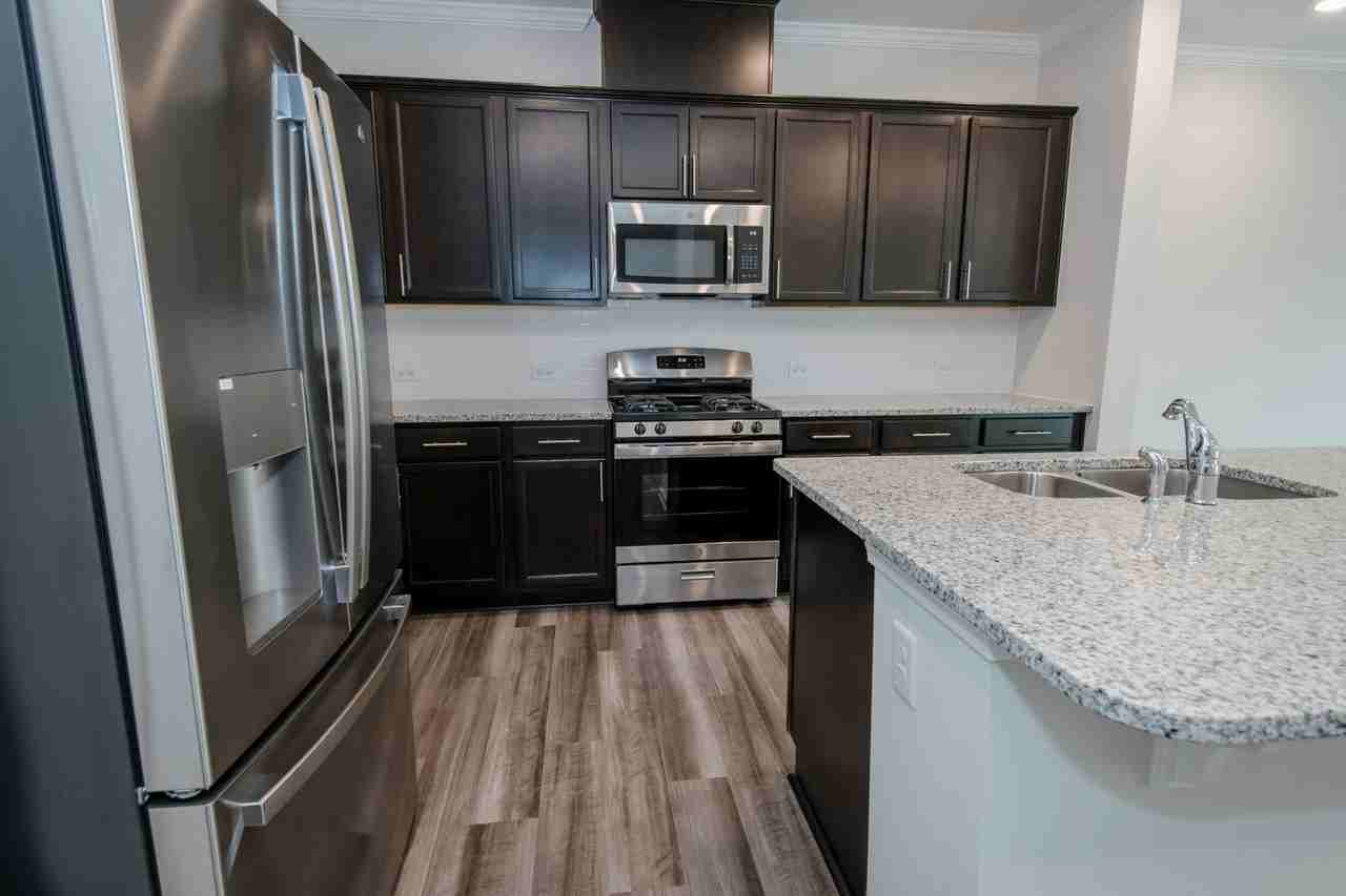 155 Hunston Dr - Photo 5 of 17