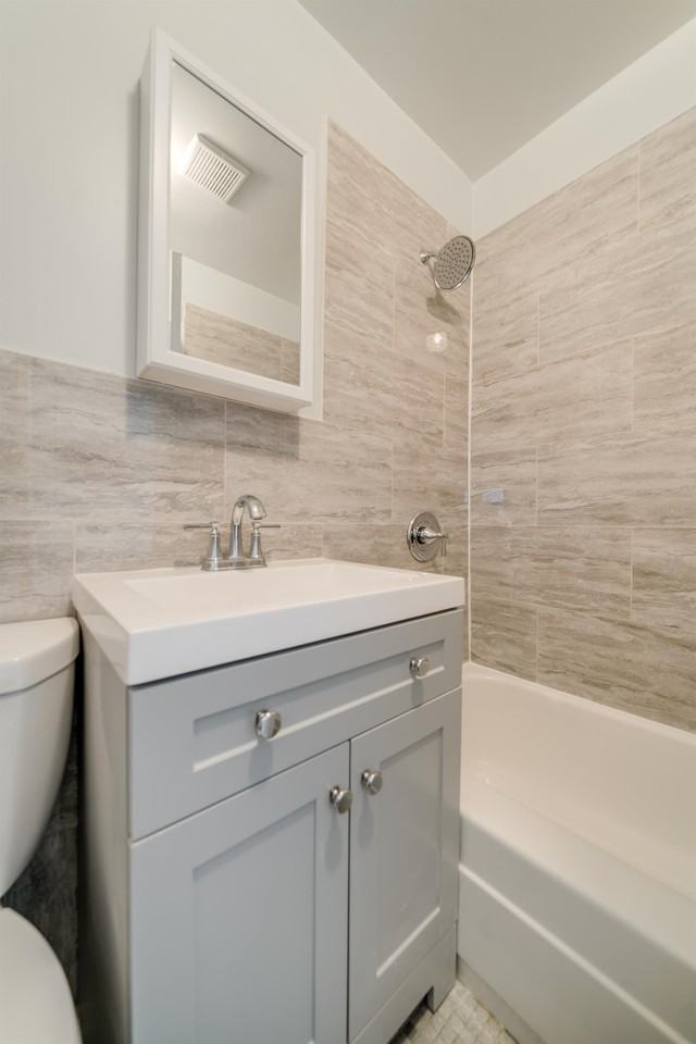 257 Essex Street - Photo 6 of 11