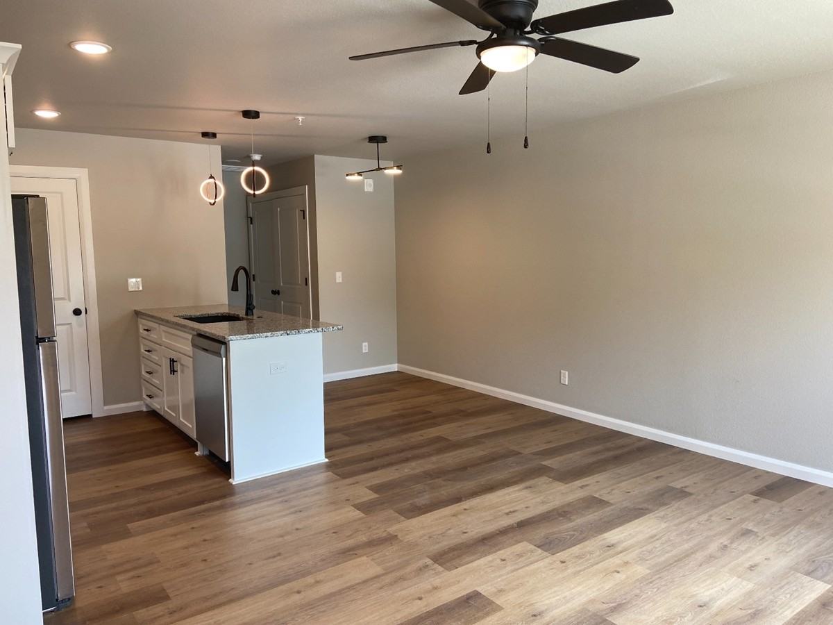 E 3rd St_207 Unit C - Photo 3 of 11