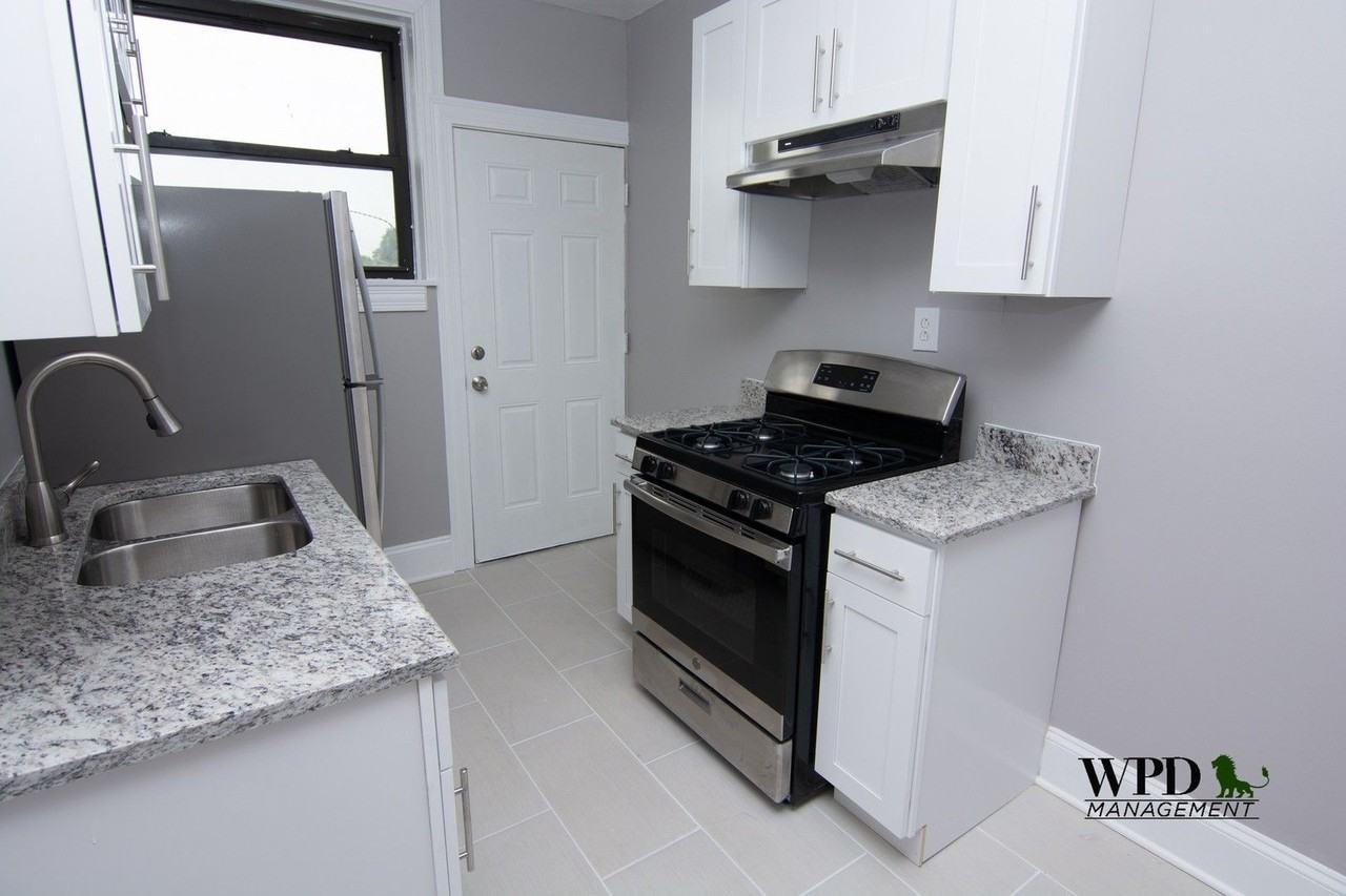 1305 W. 82nd St - Photo 2 of 10