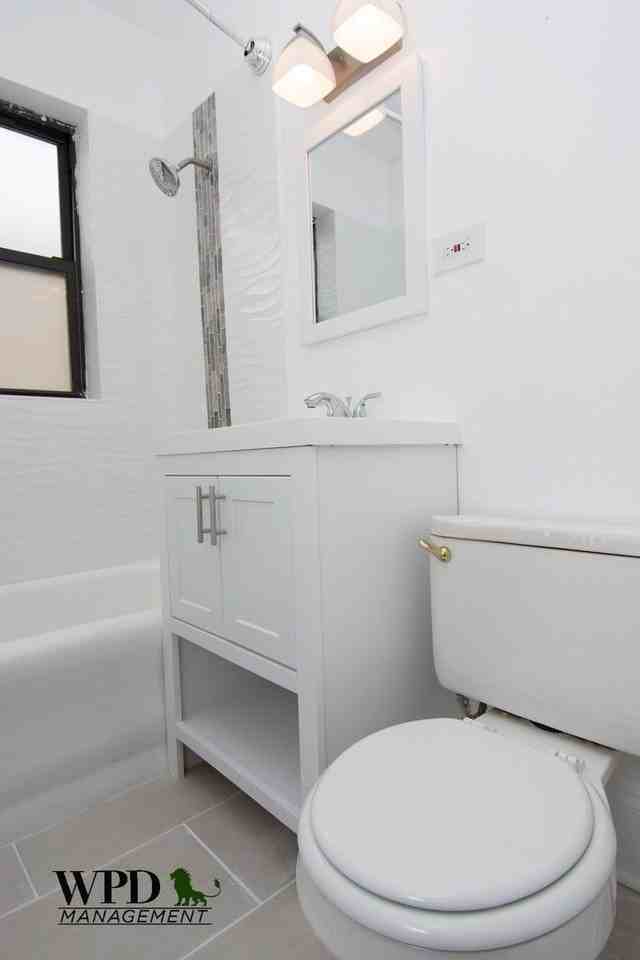 1305 W. 82nd St - Photo 4 of 10