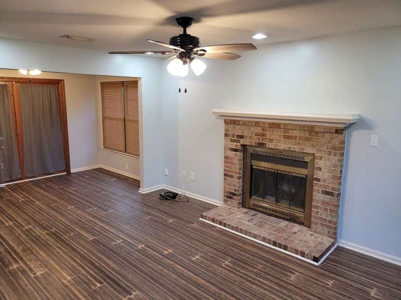 1204 Freehold Close - Photo 3 of 33