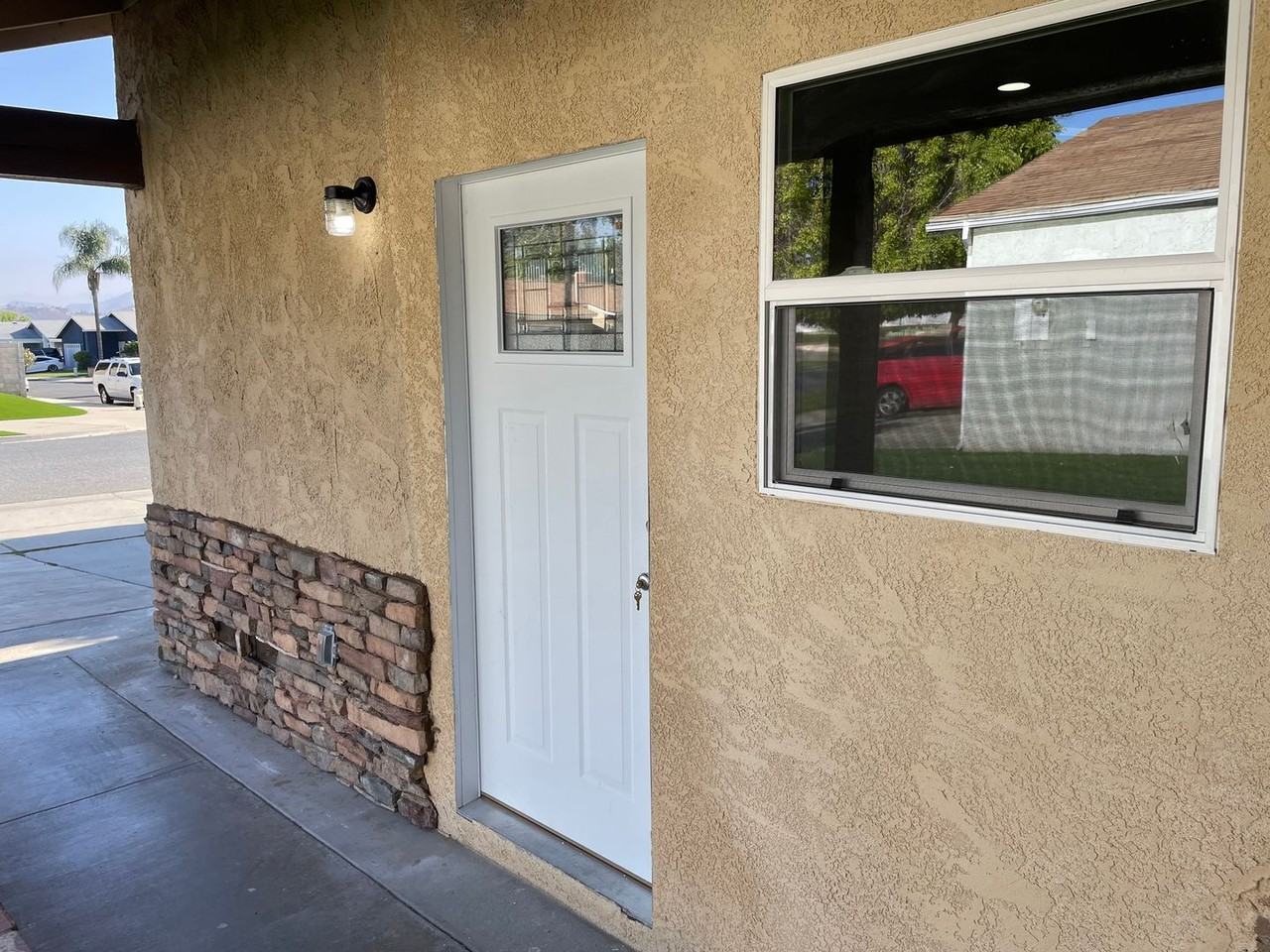 10202 Mandalay Ct - Photo 2 of 8