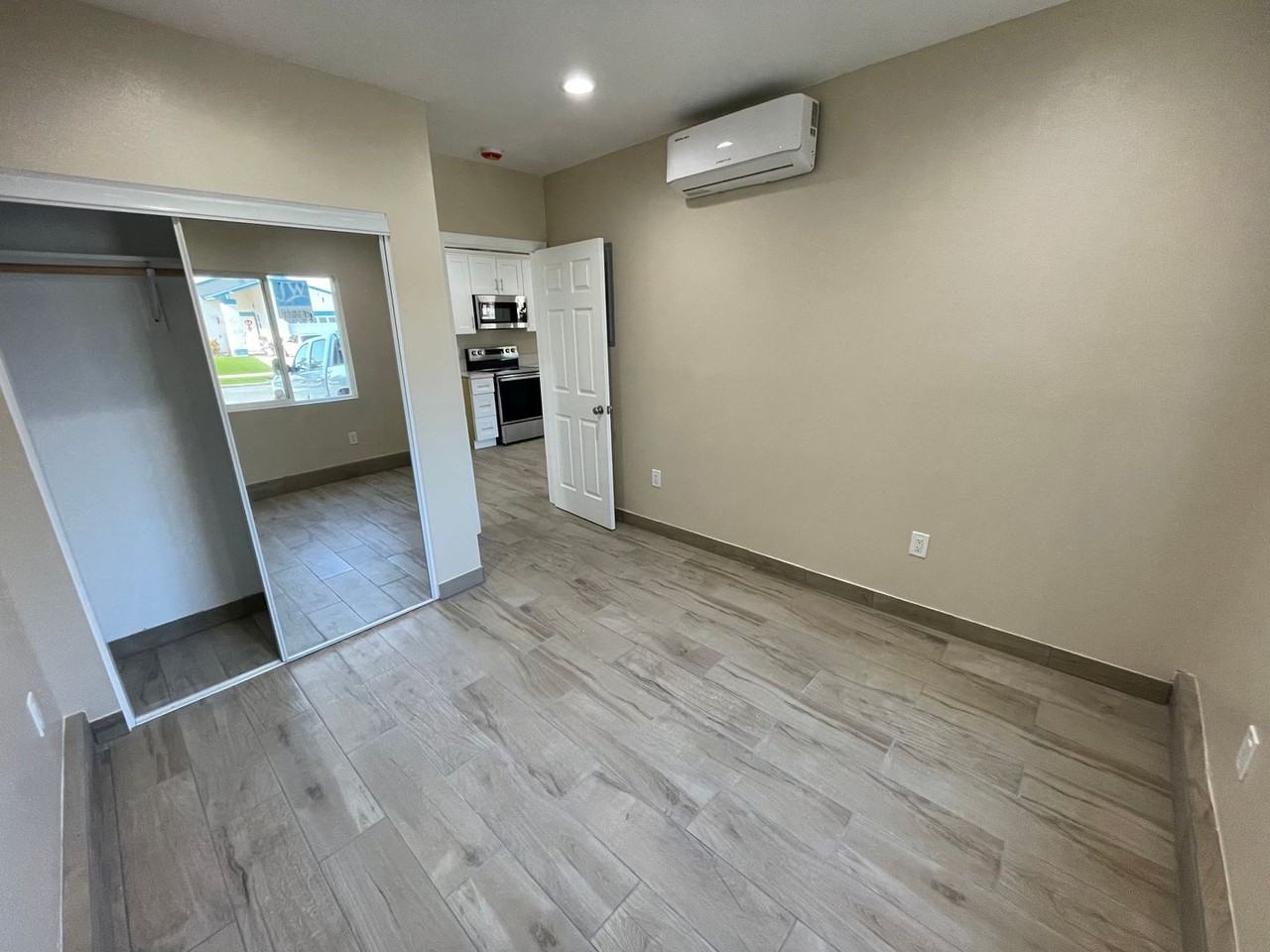 10202 Mandalay Ct - Photo 7 of 8