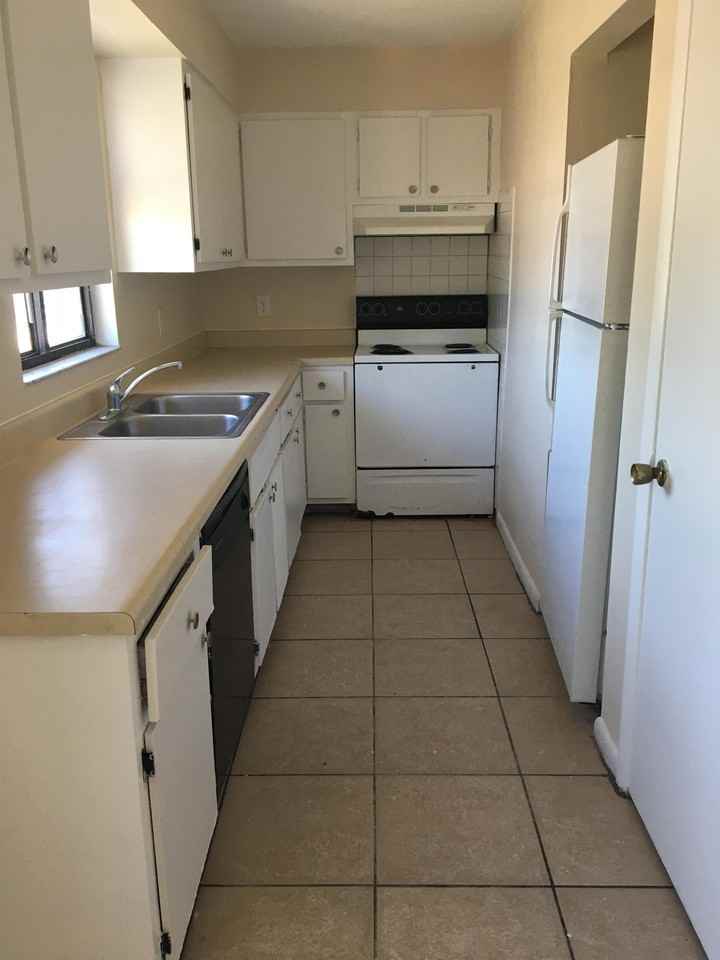 2944 Jackson St (ZIVKIDS) - Photo 5 of 37