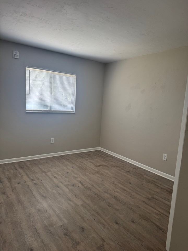 2944 Jackson St (ZIVKIDS) - Photo 7 of 37