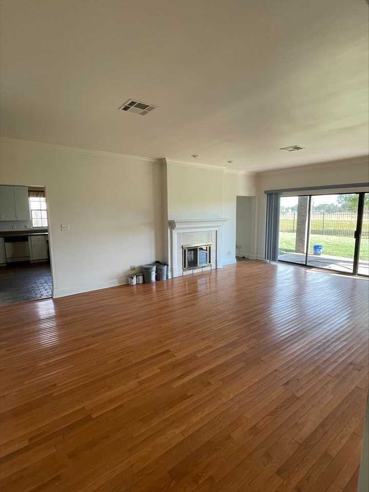4016 Lennox Blvd - Photo 3 of 15