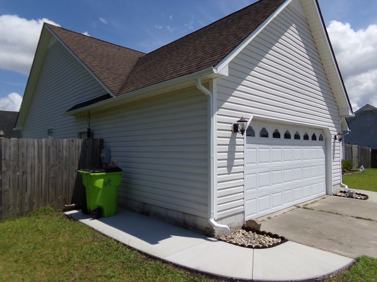1016 Locust Ct - Photo 2 of 31