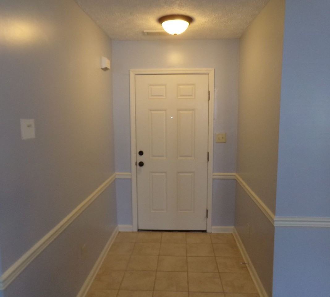 1016 Locust Ct - Photo 3 of 31