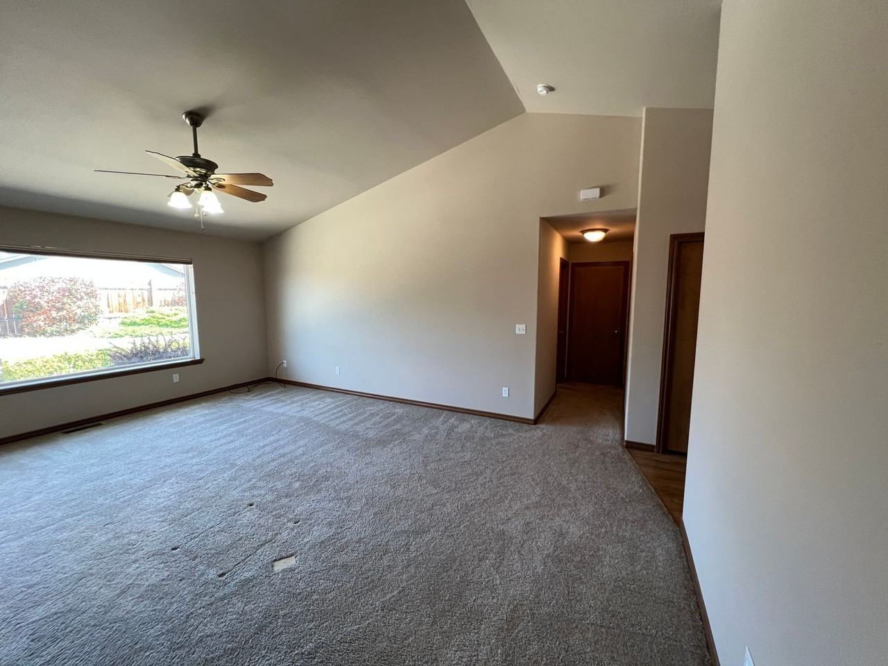 105 W Annie Pl - Photo 3 of 22