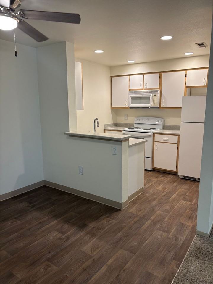Oakridge - Photo 2 of 50